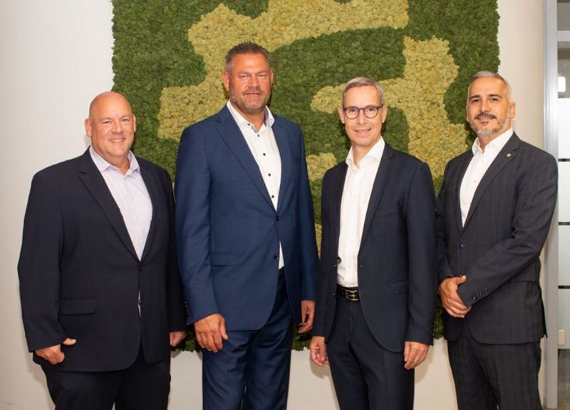 Dealers and manufacturers as partners (from left to right): Torge Franke (Head of Purchasing SARTORIUS Werkzeuge), Michael Worth (Head of Distribution DACH Mahr), Heiko Kern (Vice President Global Product Management & Global Distribution Mahr) and Özcan Esen (Managing Director SARTORIUS Werkzeuge).