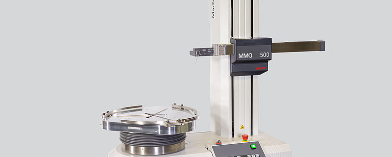 A Mahr a MarForm MMQ 500 formamérő géphez kifejlesztett egy csapágygyűrűkhöz való centrírozó berendezést.