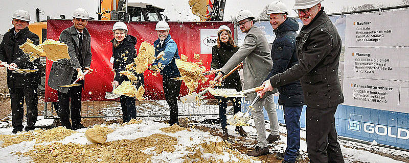 Erster Spatenstich für neues Logistikzentrum