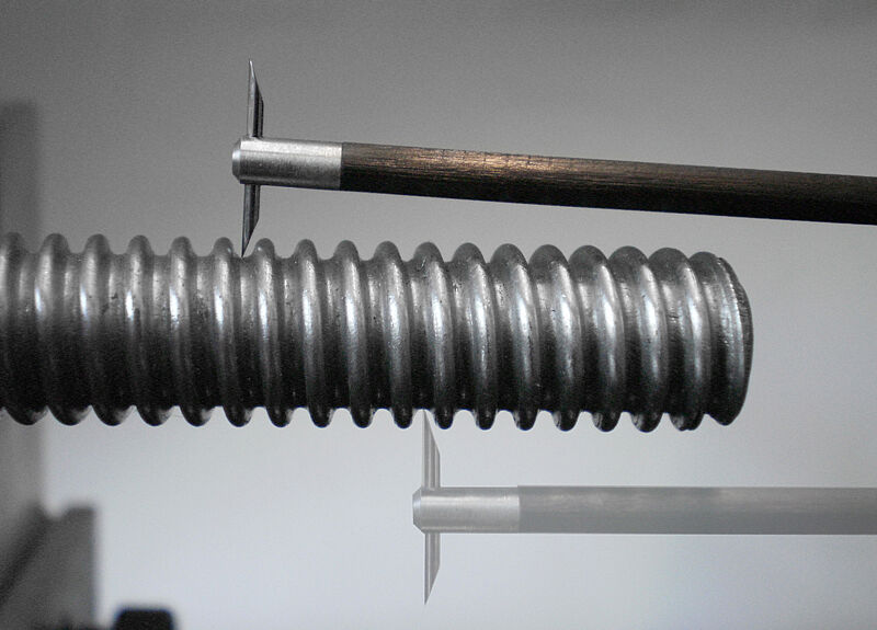 Tactile thread measurement with MarSurf easyContour Thread measurement
